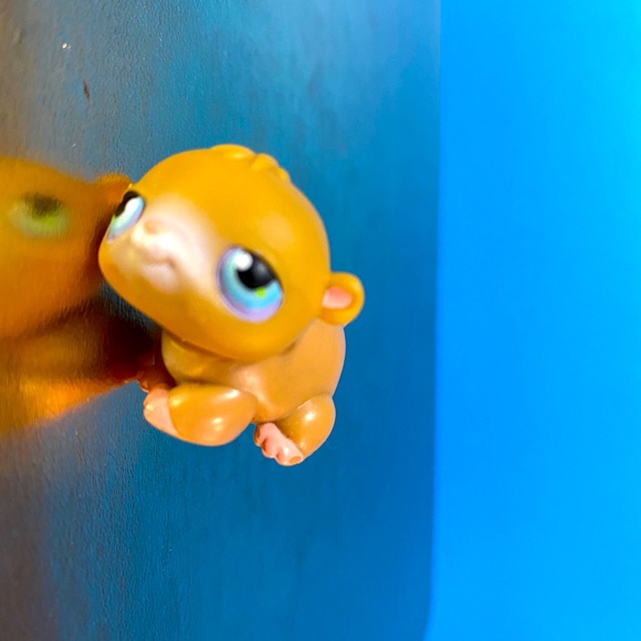 LITTLEST PET SHOP COLLECTIBLE HAMSTER GERBIL TYPE ANIMAL WITH BLUE EYES 1.5” - Picture 2 of 6